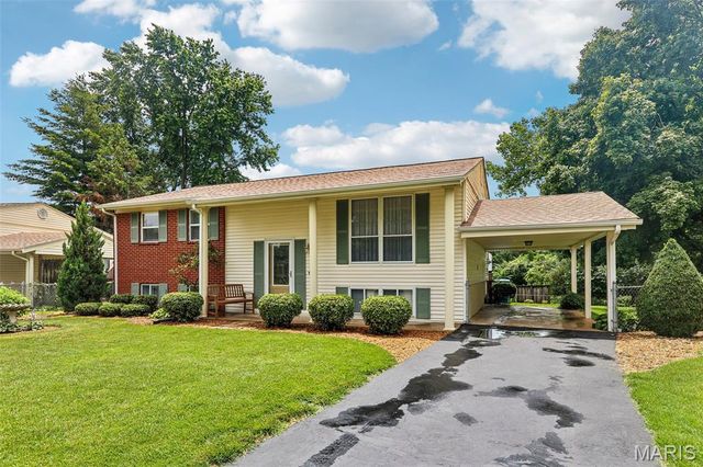 11906 Flushing Drive, Maryland Heights, MO 63043