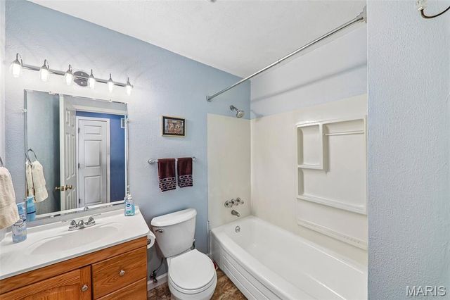 11906 Flushing Drive, Maryland Heights, MO 63043