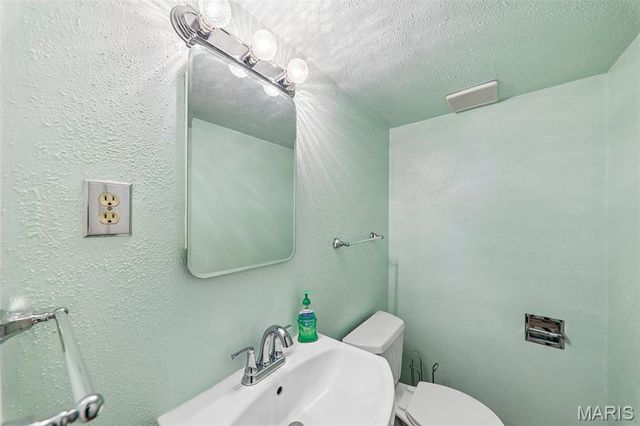 11906 Flushing Drive, Maryland Heights, MO 63043