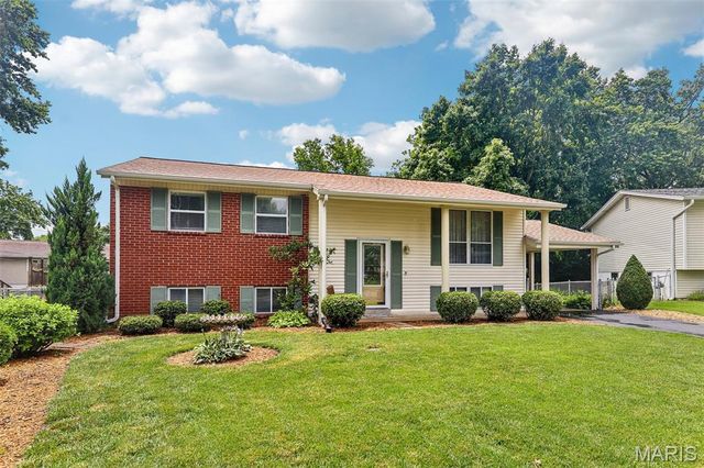 11906 Flushing Drive, Maryland Heights, MO 63043