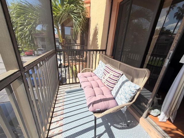 9908 HAMMOCKS Boulevard 103-42, Miami, FL 33196