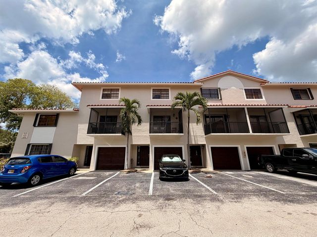 9908 HAMMOCKS Boulevard 103-42, Miami, FL 33196