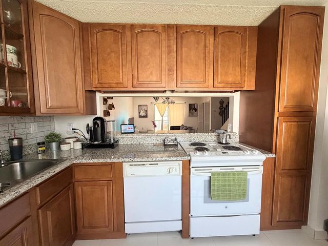 9908 HAMMOCKS Boulevard 103-42, Miami, FL 33196