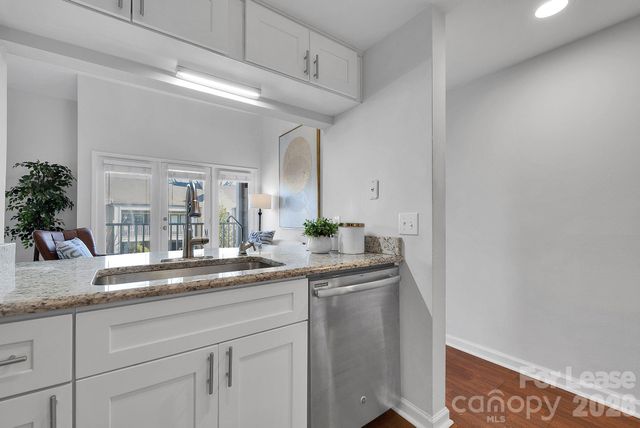 300 S Cedar Street 2, Charlotte, NC 28202