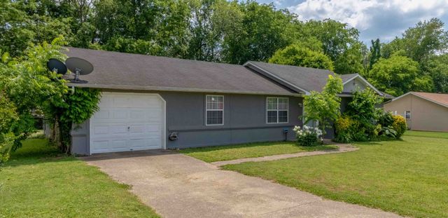 1221 Patton Pl, Oak Grove, KY 42262