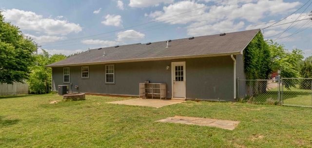 1221 Patton Pl, Oak Grove, KY 42262