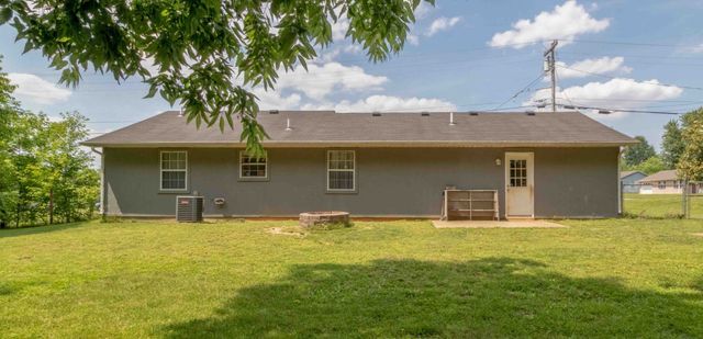 1221 Patton Pl, Oak Grove, KY 42262