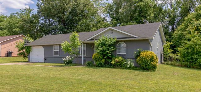 1221 Patton Pl, Oak Grove, KY 42262
