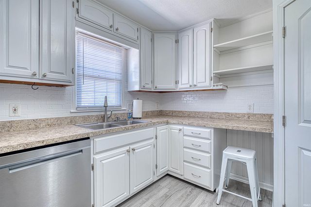 1101 N Helfrich Avenue, Evansville, IN 47720