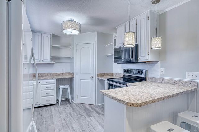 1101 N Helfrich Avenue, Evansville, IN 47720