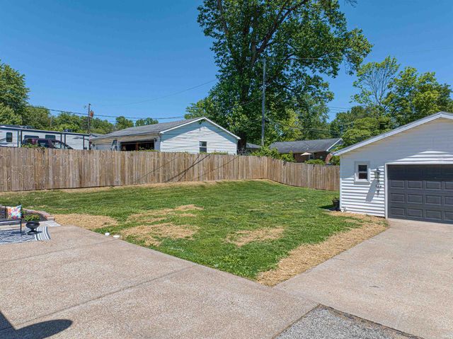 1101 N Helfrich Avenue, Evansville, IN 47720