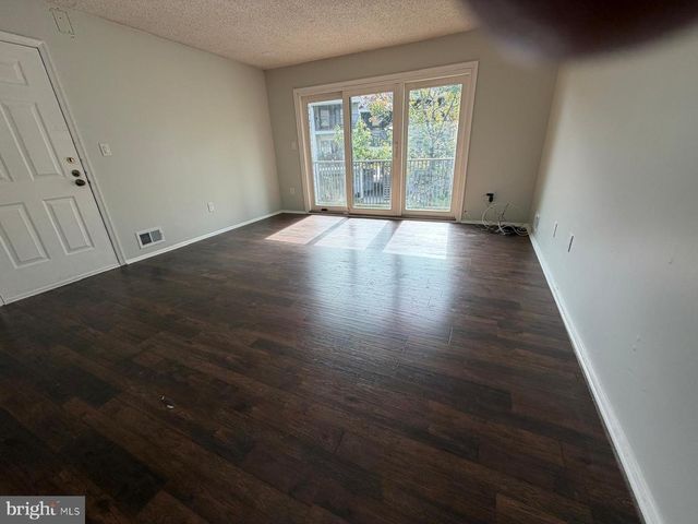 20 KITE CT, Lawrence Twp, NJ 08648