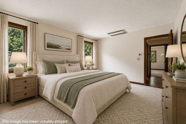 22 Long Neck Rd, Wareham, MA 02538