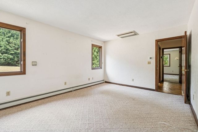 22 Long Neck Rd, Wareham, MA 02538