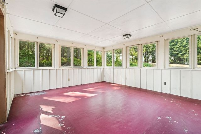 22 Long Neck Rd, Wareham, MA 02538