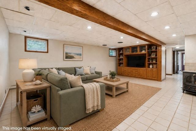 22 Long Neck Rd, Wareham, MA 02538