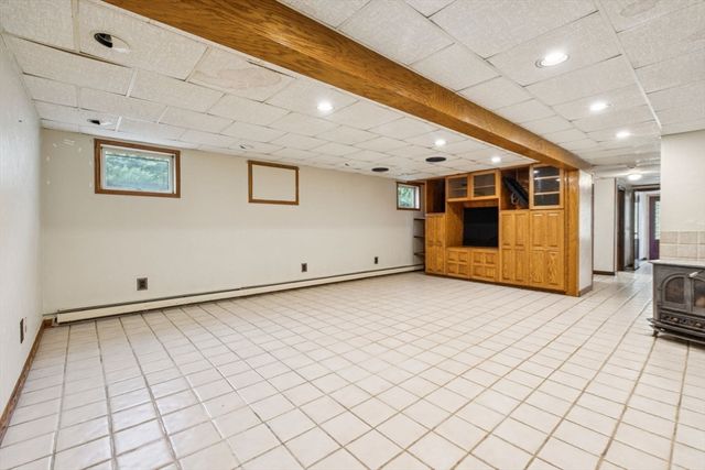 22 Long Neck Rd, Wareham, MA 02538