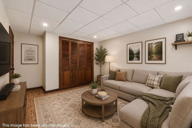 22 Long Neck Rd, Wareham, MA 02538