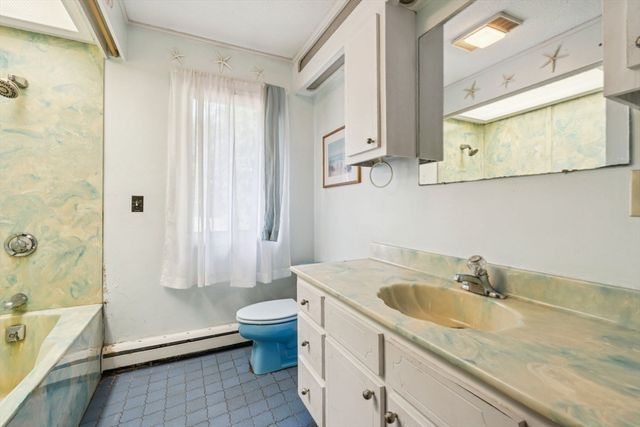 22 Long Neck Rd, Wareham, MA 02538