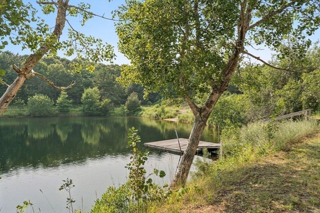 22 Long Neck Rd, Wareham, MA 02538