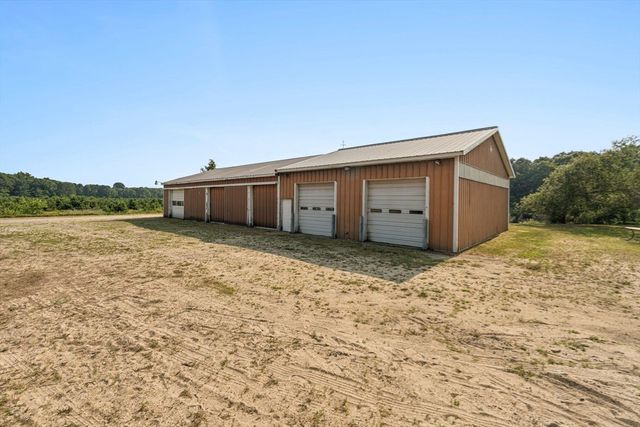 22 Long Neck Rd, Wareham, MA 02538