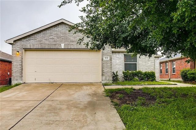 1613 Crown Point Drive, Little Elm, TX 75036