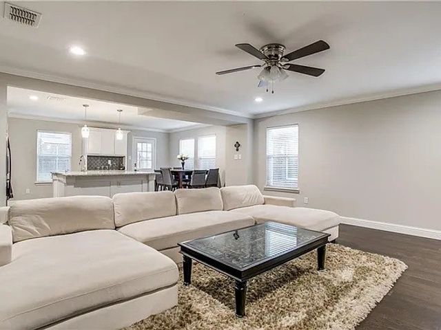 1613 Crown Point Drive, Little Elm, TX 75036