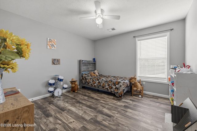 2004 White Oak Dr, Lawrenceburg, KY 40342