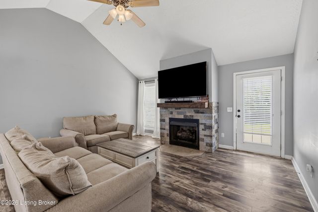 2004 White Oak Dr, Lawrenceburg, KY 40342