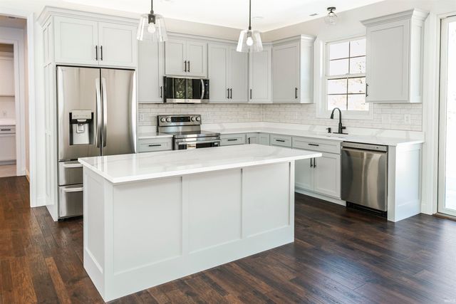 8190 S Stanford Road, Bloomington, IN 47403