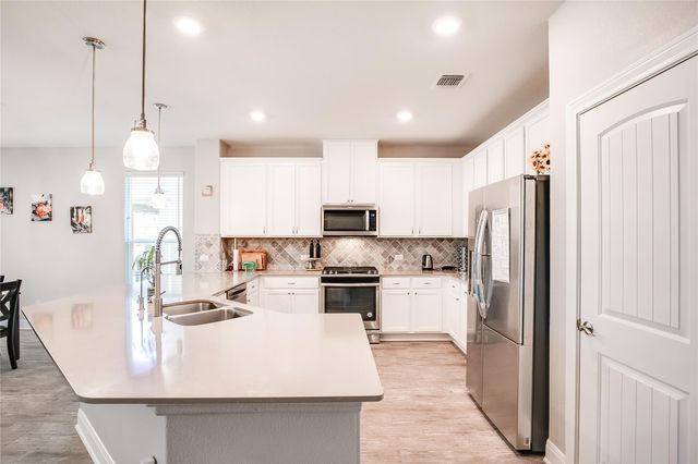 817 Desaix DR, Georgetown, TX 78628