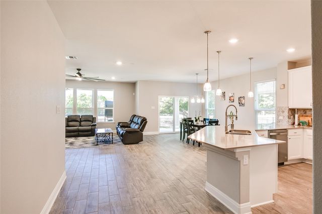 817 Desaix DR, Georgetown, TX 78628