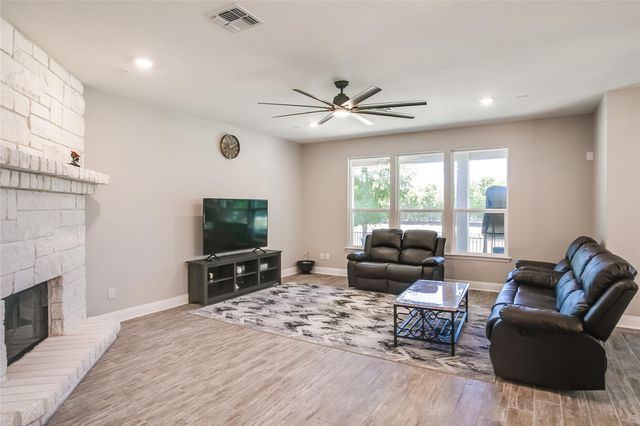 817 Desaix DR, Georgetown, TX 78628