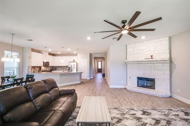 817 Desaix DR, Georgetown, TX 78628