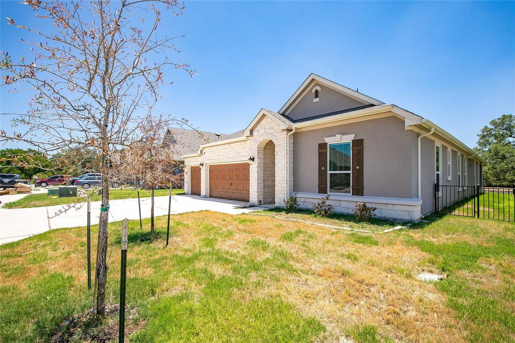 817 Desaix DR, Georgetown, TX 78628