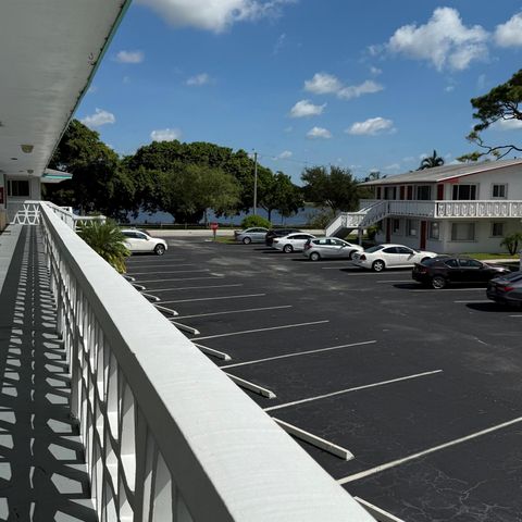 2102 Lake Osborne Drive 20, Lake Worth Beach, FL 33461