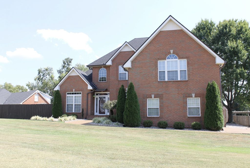 312 Cherry Ln, White House, TN 37188