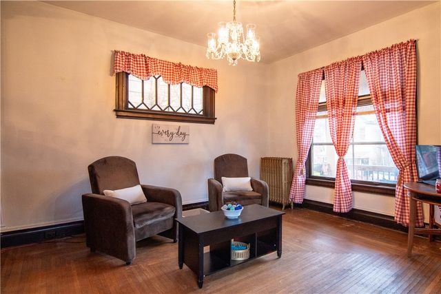 222 N 2nd St, Jeannette, PA 15644