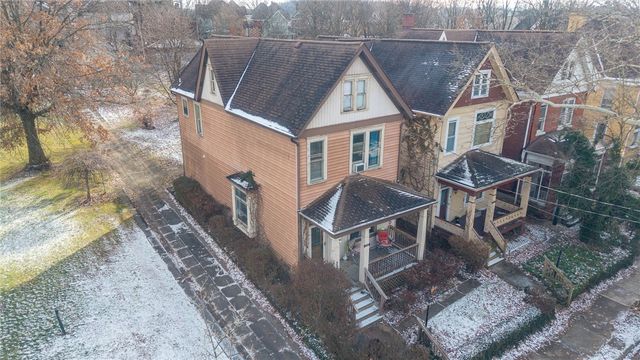 222 N 2nd St, Jeannette, PA 15644