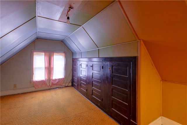 222 N 2nd St, Jeannette, PA 15644