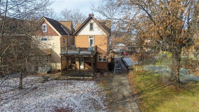 222 N 2nd St, Jeannette, PA 15644