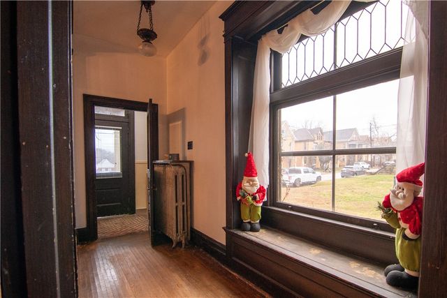 222 N 2nd St, Jeannette, PA 15644