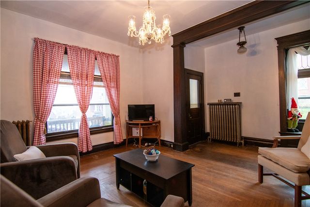 222 N 2nd St, Jeannette, PA 15644