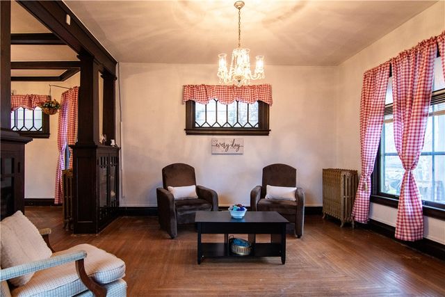 222 N 2nd St, Jeannette, PA 15644