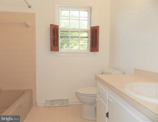 108 WILDERNESS LN, Fredericksburg, VA 22401