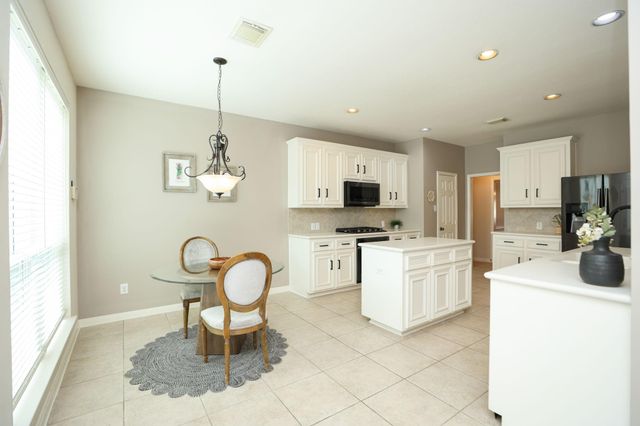 16011 Maplewick Drive, Tomball, TX 77377