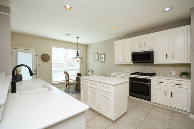 16011 Maplewick Drive, Tomball, TX 77377