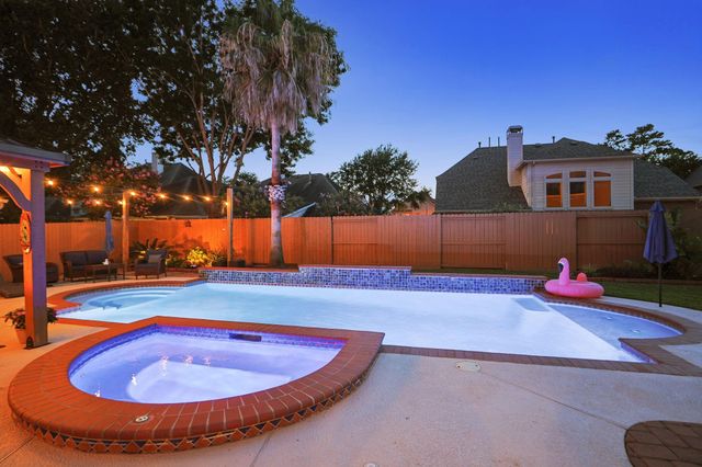 16011 Maplewick Drive, Tomball, TX 77377