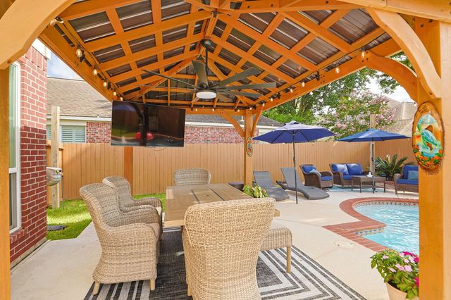 16011 Maplewick Drive, Tomball, TX 77377