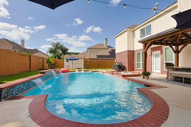 16011 Maplewick Drive, Tomball, TX 77377